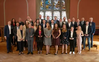 Absolventinnen und Absolventen feierlich verabschiedet 