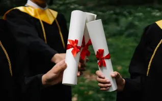 pfh-Absolventen-Psychologie-Fernstudium-Diplome