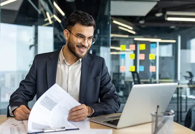 Ein Campusstudium-Absolvent macht Karriere im Bereich Banking & Finance.
