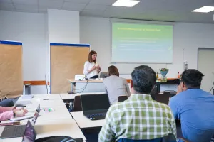 Birgit Schröder hält einen D3-Vortrag.