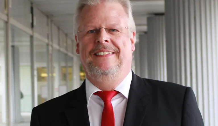 Professor Dr. Klaus Bröker
