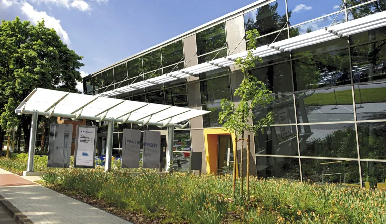 Campusstudium-Eingang-Stade-Hero-Banner