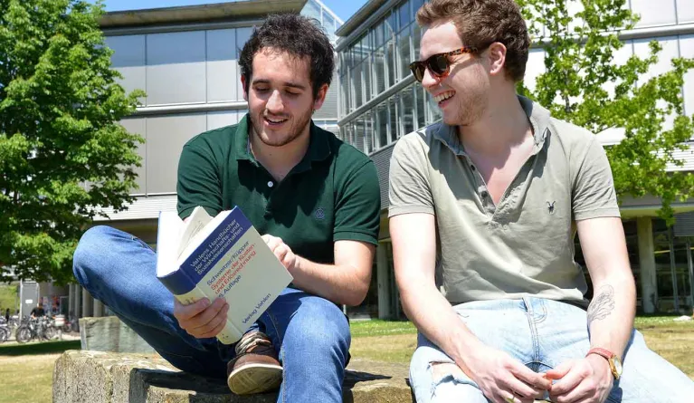 students-talking-about-foundation-programms