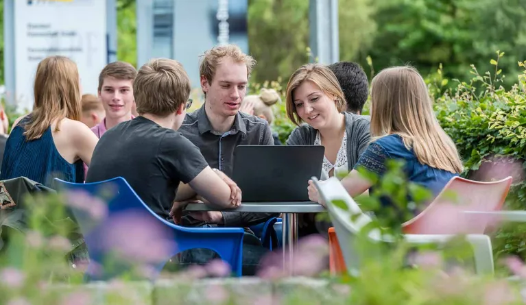 students-talking-about-tips-for-starting-studies-in-Germany
