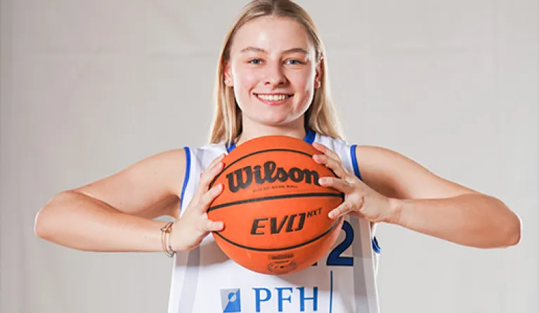 Johanne Wegmann hat ein Leistungssport-Stipendium der PFH.