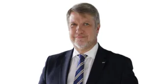 Prof. Dr. Frank Albe lehrt und ist Präsident der PFH